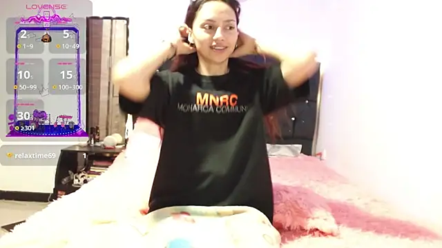 Snapshot of holy_juli chatting on February 2025 05:34:02 AM holy juli online show from February 2025 05:34:02 AM