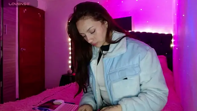 Snapshot of holy_juli chatting on March 2025 03:22:01 AM holy juli online show from March 2025 03:22:01 AM