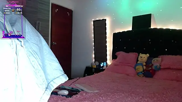 Snapshot of holy_juli chatting on March 2025 03:31:01 AM holy juli online show from March 2025 03:31:01 AM