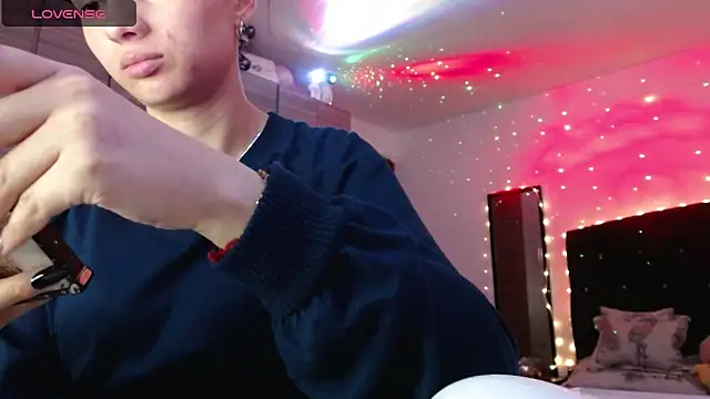 Snapshot of holy_juli chatting on September 2025 03:39:02 AM holy juli online show from September 2025 03:39:02 AM