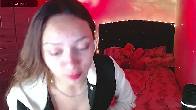 Snapshot of holy_juli chatting on September 2025 04:38:02 AM holy juli online show from September 2025 04:38:02 AM