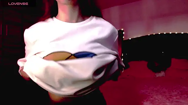 Snapshot of holy_juli chatting on November 2025 12:27:01 PM holy juli online show from November 2025 12:27:01 PM