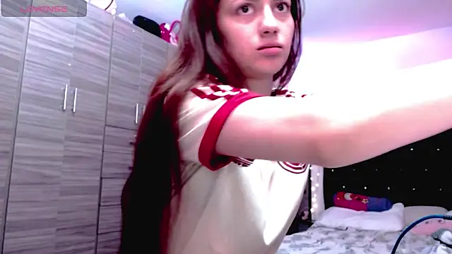 holy juli online show from February 2026 03:49:01 AM