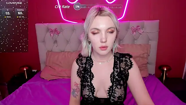 Snapshot of Fluffy_Monica chatting on December 2024 04:47:01 AM Fluffy Monica online show from December 2024 04:47:01 AM