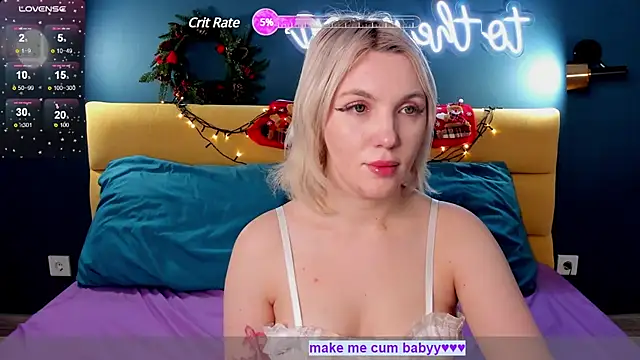 Snapshot of Fluffy_Monica chatting on December 2024 01:15:02 AM Fluffy Monica online show from December 2024 01:15:02 AM