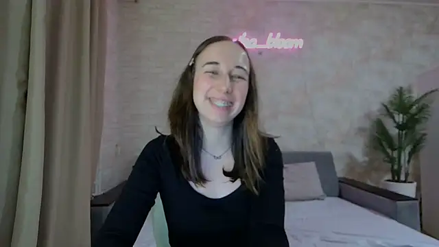 Anika bloom online show from February 2025 02:33:01 AM