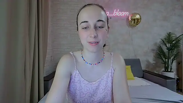 Anika bloom online show from February 2025 07:52:02 PM
