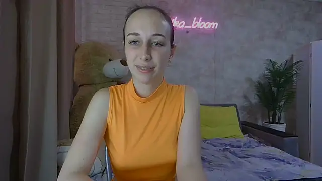 Anika bloom online show from September 2025 03:35:01 PM
