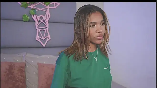 Snapshot of Lily_Miiller chatting on November 2025 08:58:02 PM Lily Miiller online show from November 2025 08:58:02 PM