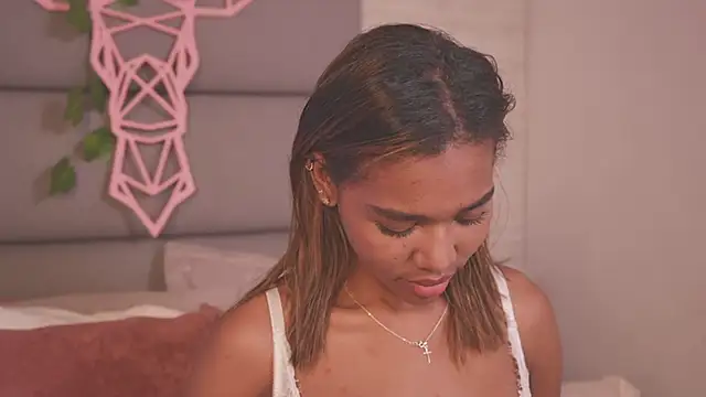 Snapshot of Lily_Miiller chatting on November 2025 09:39:01 PM Lily Miiller online show from November 2025 09:39:01 PM