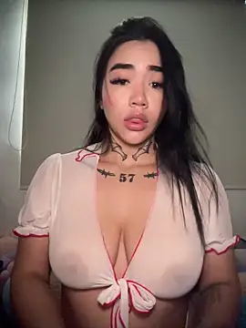 Nickiiiii online show from September 2025 08:42:01 PM