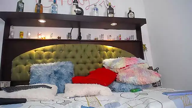 EMILY ROUSSE71 online show from March 2025 12:32:02 PM