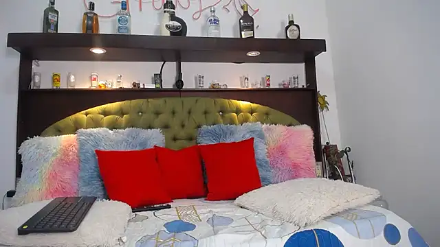 EMILY ROUSSE71 online show from March 2025 09:11:02 PM