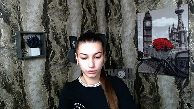 Snapshot of KarolinaRosse_ chatting on December 2024 03:47:02 AM KarolinaRosse online show from December 2024 03:47:02 AM
