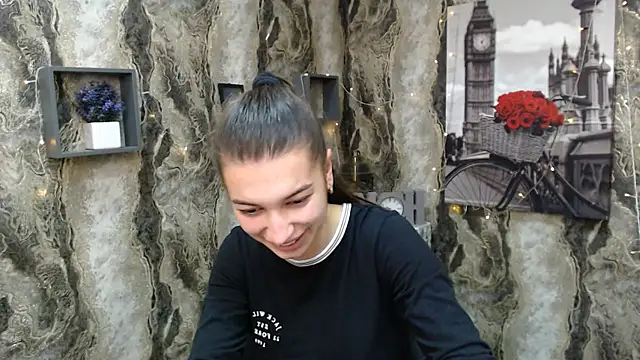 Snapshot of KarolinaRosse_ chatting on December 2024 09:59:02 AM KarolinaRosse online show from December 2024 09:59:02 AM