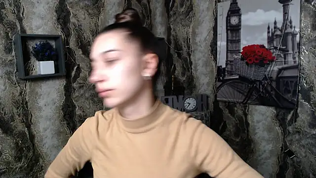 Snapshot of KarolinaRosse_ chatting on December 2024 03:45:01 AM KarolinaRosse online show from December 2024 03:45:01 AM