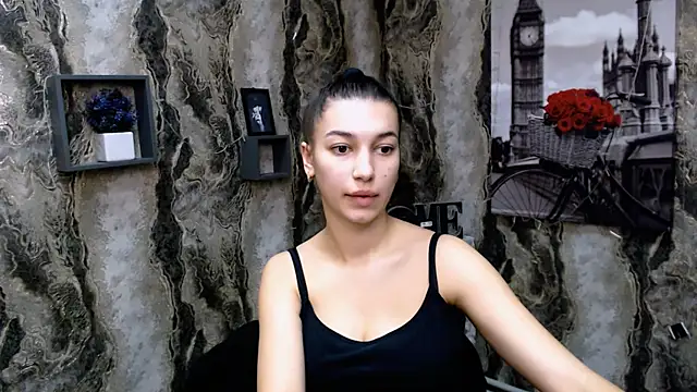 Snapshot of KarolinaRosse_ chatting on January 2025 10:12:02 AM KarolinaRosse online show from January 2025 10:12:02 AM