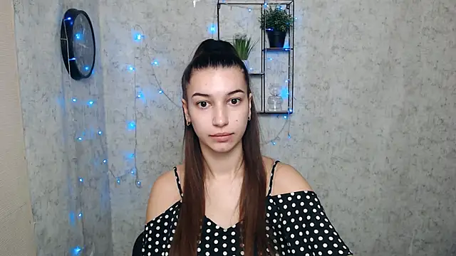 Snapshot of KarolinaRosse_ chatting on January 2025 07:17:01 AM KarolinaRosse online show from January 2025 07:17:01 AM