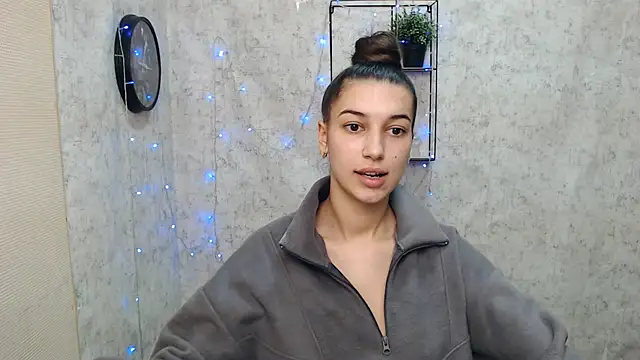 Snapshot of KarolinaRosse_ chatting on January 2025 10:27:02 AM KarolinaRosse online show from January 2025 10:27:02 AM