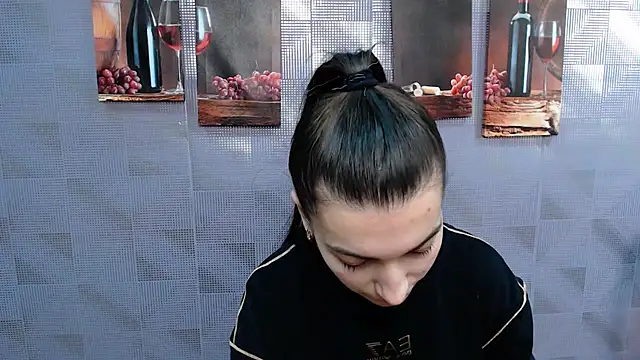 Snapshot of KarolinaRosse_ chatting on January 2025 10:11:01 AM KarolinaRosse online show from January 2025 10:11:01 AM