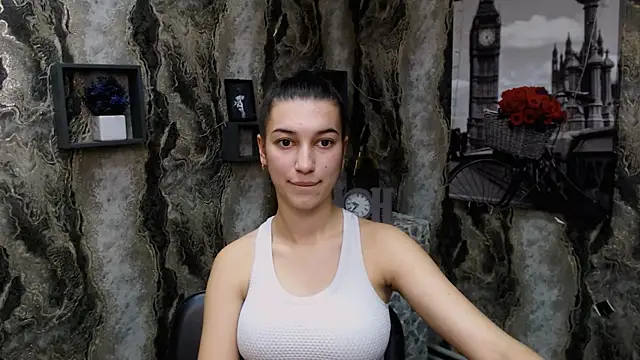 Snapshot of KarolinaRosse_ chatting on January 2025 01:04:02 PM KarolinaRosse online show from January 2025 01:04:02 PM