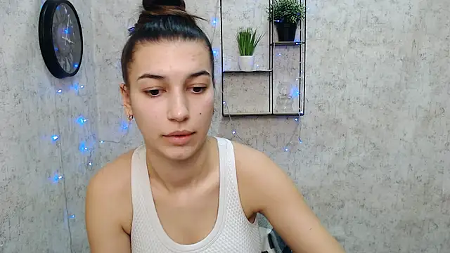 Snapshot of KarolinaRosse_ chatting on January 2025 10:05:02 AM KarolinaRosse online show from January 2025 10:05:02 AM