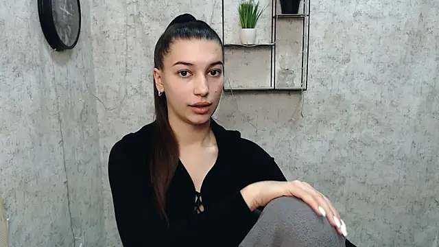 Snapshot of KarolinaRosse_ chatting on February 2025 09:58:01 AM KarolinaRosse online show from February 2025 09:58:01 AM