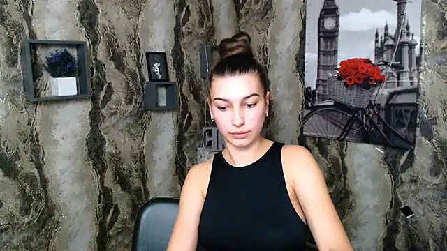 Snapshot of KarolinaRosse_ chatting on February 2025 12:50:02 PM KarolinaRosse online show from February 2025 12:50:02 PM