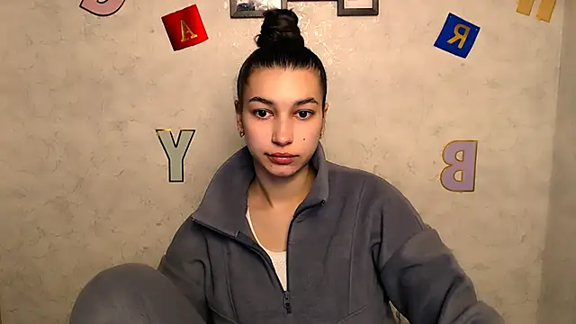 Snapshot of KarolinaRosse_ chatting on February 2025 07:01:02 AM KarolinaRosse online show from February 2025 07:01:02 AM