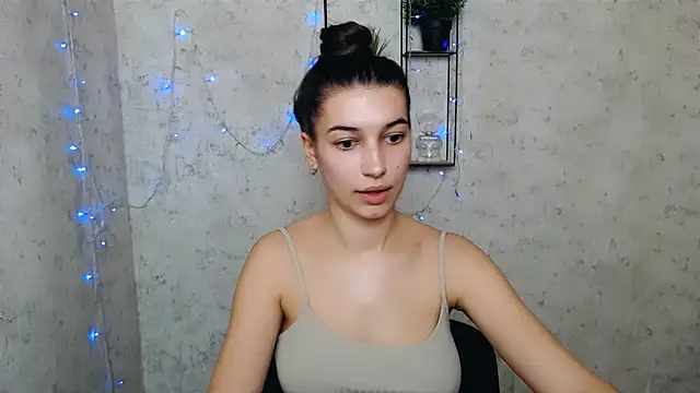 Snapshot of KarolinaRosse_ chatting on March 2025 01:18:01 PM KarolinaRosse online show from March 2025 01:18:01 PM