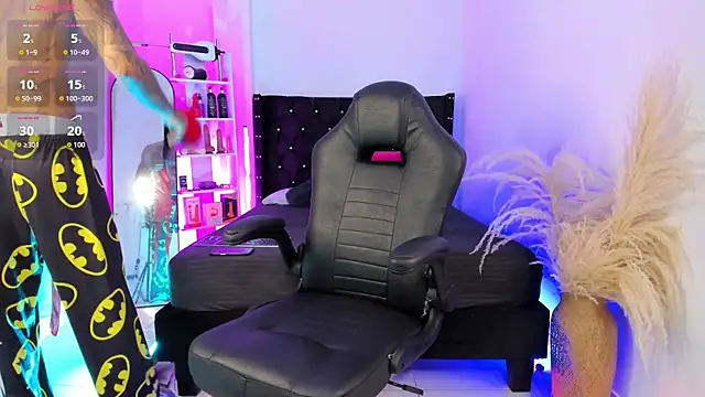 Snapshot of Duriel_ chatting on November 2025 06:19:02 PM Duriel online show from November 2025 06:19:02 PM