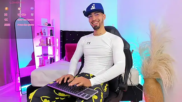 Snapshot of Duriel_ chatting on November 2025 06:31:02 PM Duriel online show from November 2025 06:31:02 PM