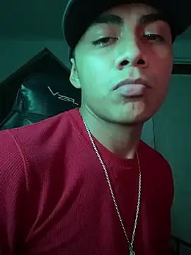 Snapshot of SkinnyHot444 chatting on December 2024 01:05:02 PM SkinnyHot444 online show from December 2024 01:05:02 PM