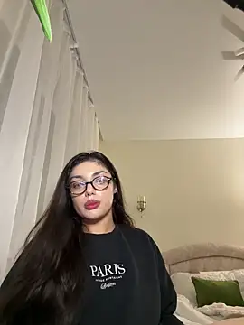 Snapshot of Sweet_Khalifa_ chatting on January 2025 03:09:01 PM Sweet Khalifa  online show from January 2025 03:09:01 PM