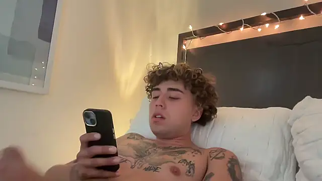 Youngjoshy online show from December 2024 05:10:02 PM