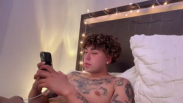 Youngjoshy online show from December 2024 01:42:01 AM