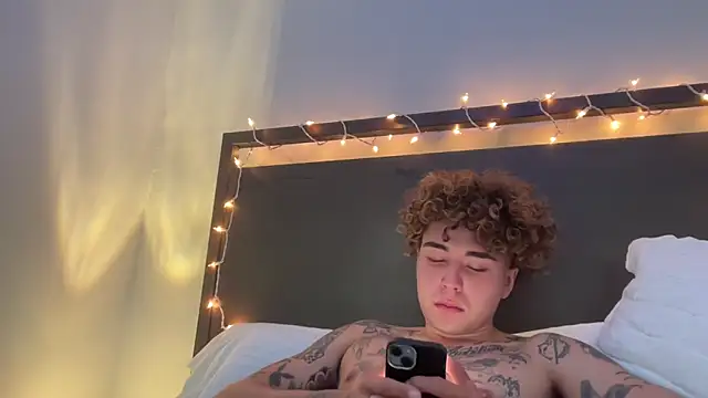 Youngjoshy online show from December 2024 04:43:02 PM