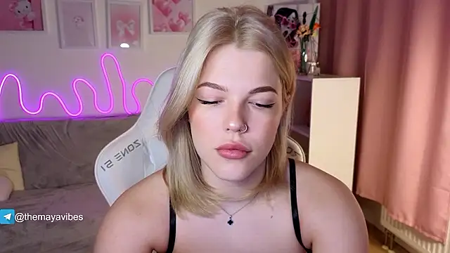 Maya Rave online show from February 2026 03:22:01 AM