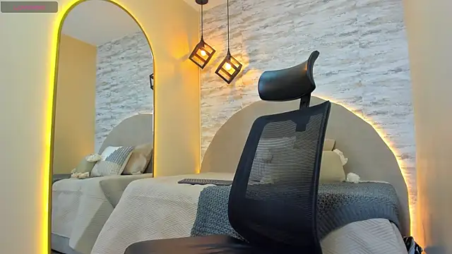 Aron Bolt online show from November 2025 01:06:02 AM