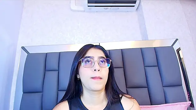 Snapshot of Amy_wats0n chatting on May 2026 07:30:02 PM Amy wats0n online show from May 2026 07:30:02 PM