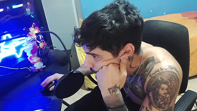 Badboyi1997 online show from October 2025 01:02:02 AM