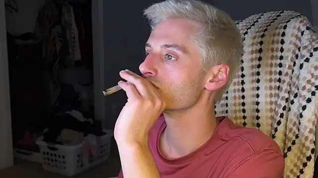 Snapshot of Dylansd chatting on December 2024 09:27:01 AM Dylansd online show from December 2024 09:27:01 AM