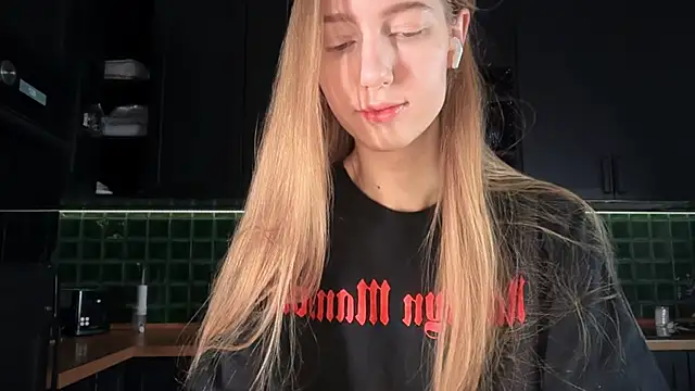 solar bella online show from February 2026 05:01:02 AM