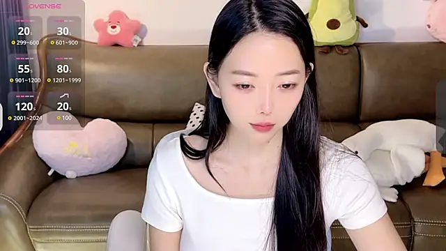 Snapshot of Yilin1999 chatting on January 2025 07:11:02 AM Yilin1999 online show from January 2025 07:11:02 AM