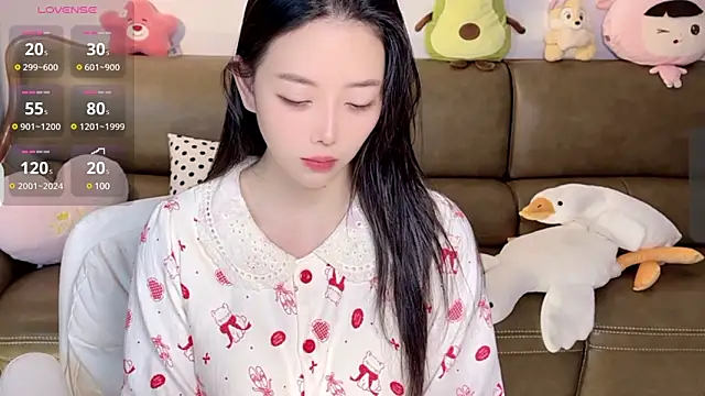 Snapshot of Yilin1999 chatting on February 2025 05:09:02 AM Yilin1999 online show from February 2025 05:09:02 AM