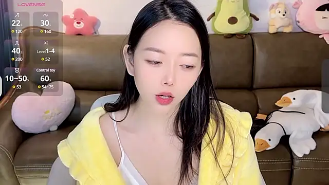 Snapshot of Yilin1999 chatting on February 2025 02:58:01 AM Yilin1999 online show from February 2025 02:58:01 AM