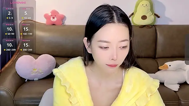 Snapshot of Yilin1999 chatting on February 2025 12:54:01 PM Yilin1999 online show from February 2025 12:54:01 PM
