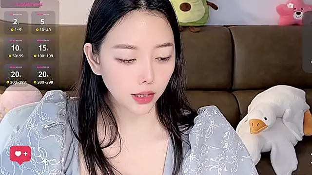 Snapshot of Yilin1999 chatting on September 2025 08:39:02 AM Yilin1999 online show from September 2025 08:39:02 AM