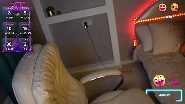 LisaElfy online show from October 2025 06:06:01 PM