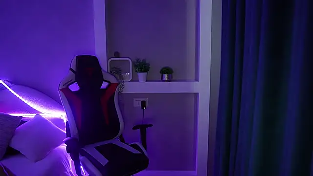 LisaElfy online show from February 2026 01:27:02 PM